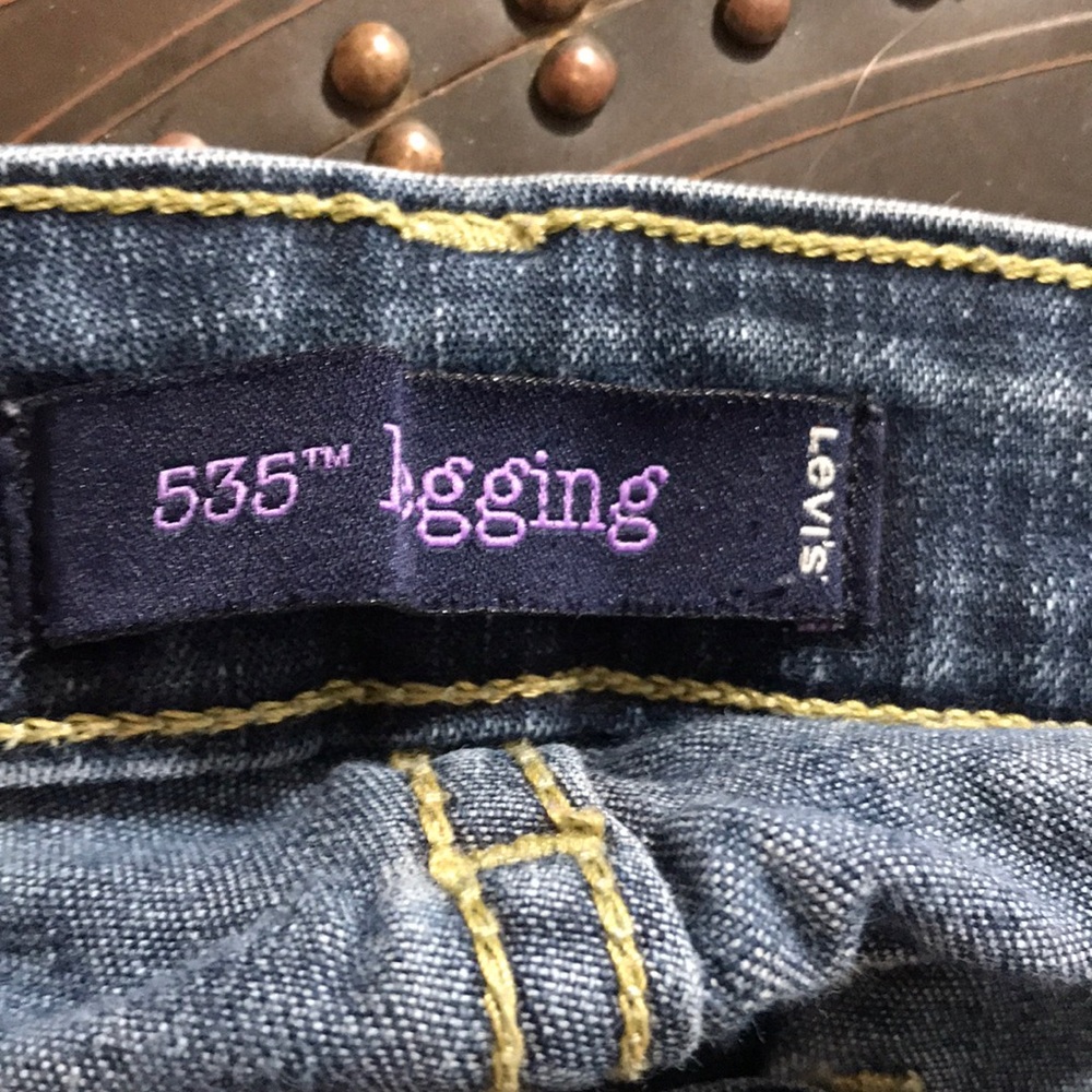 Levi’s - Picture 2 of 3